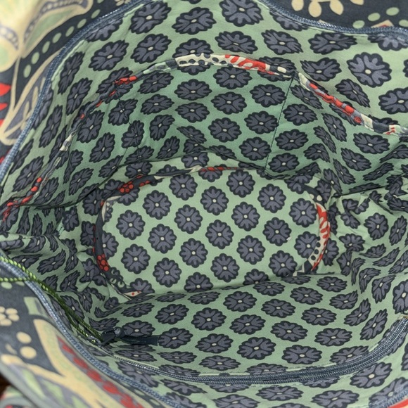 Vera Bradley Glenna Normadic shoulder, great size multiple pockets Brand New NWT - Picture 4 of 8